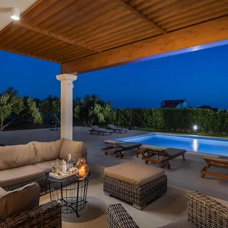 Cvita With Big Pool Between Split & Trogir Villa *